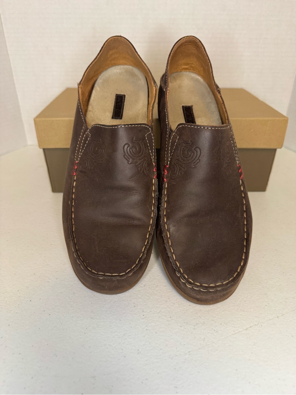 OluKai  Nohea Beige Nubuck Leather Shoes Women's Size 9 Loafers